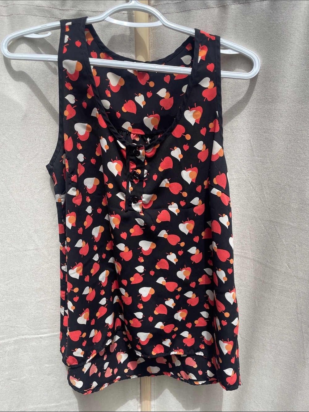 Pleione Black Sleeveless Tank with Red and Cream Heart Print